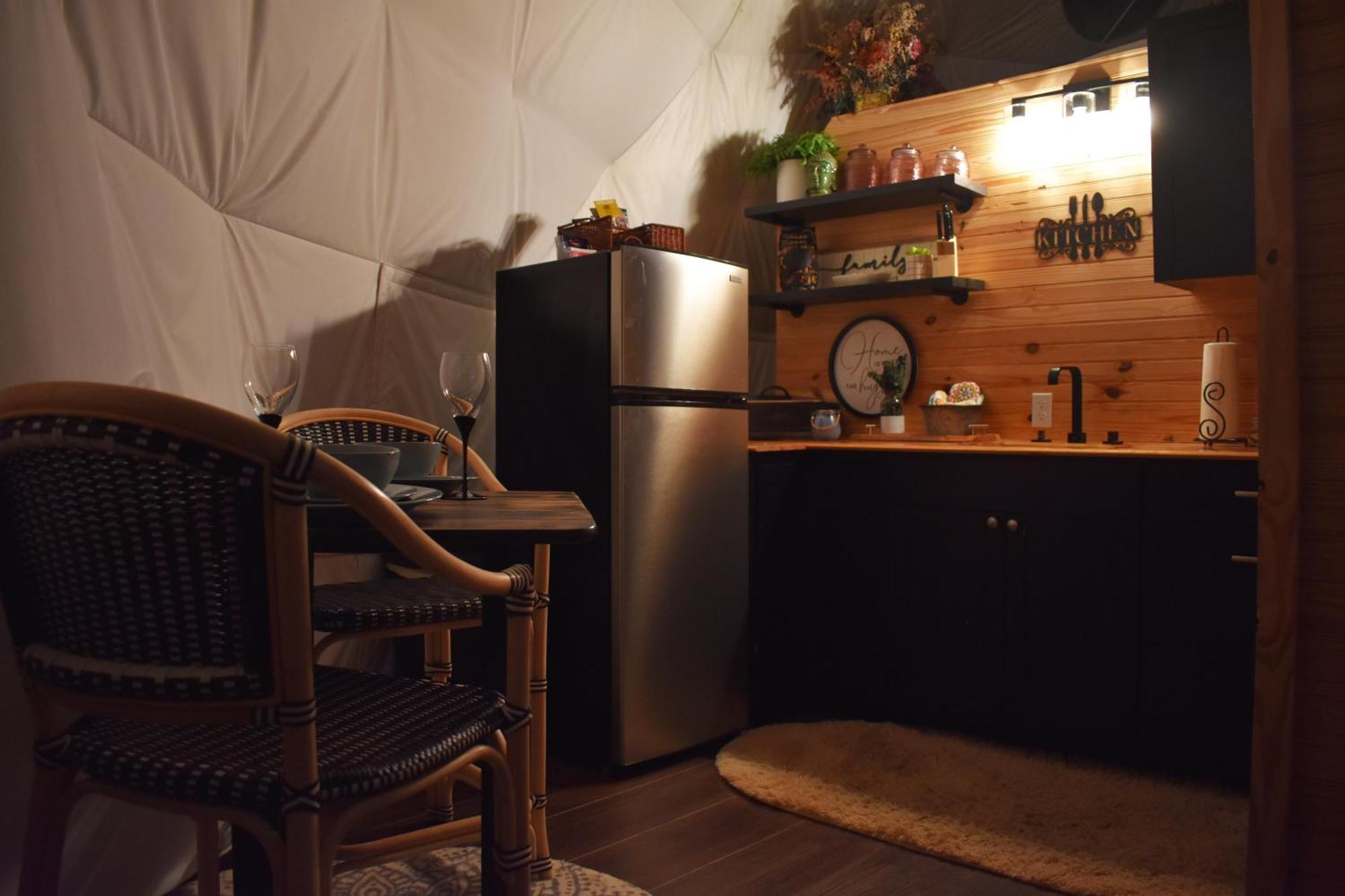 Waterfront Luxury Glamping Dome Hotel Rogersville Buitenkant foto